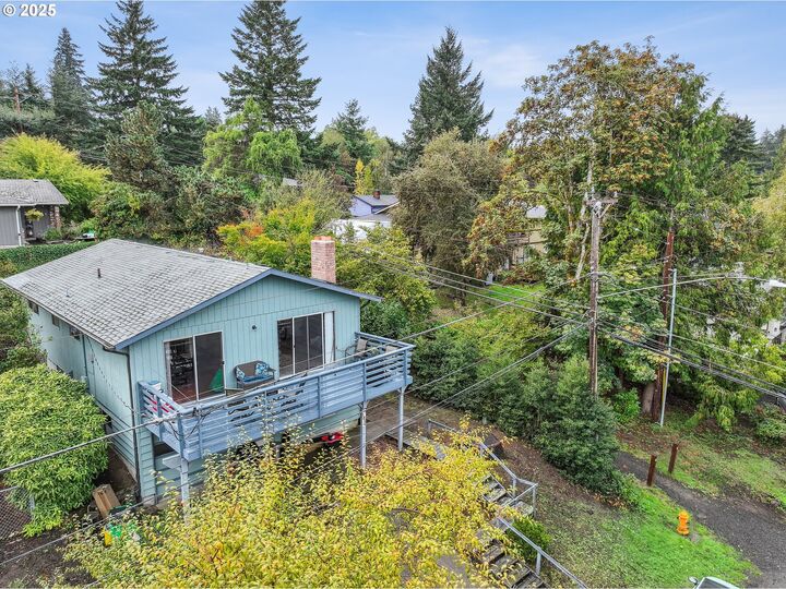 Property Photo:  1834 SW Miles St  OR 97219 