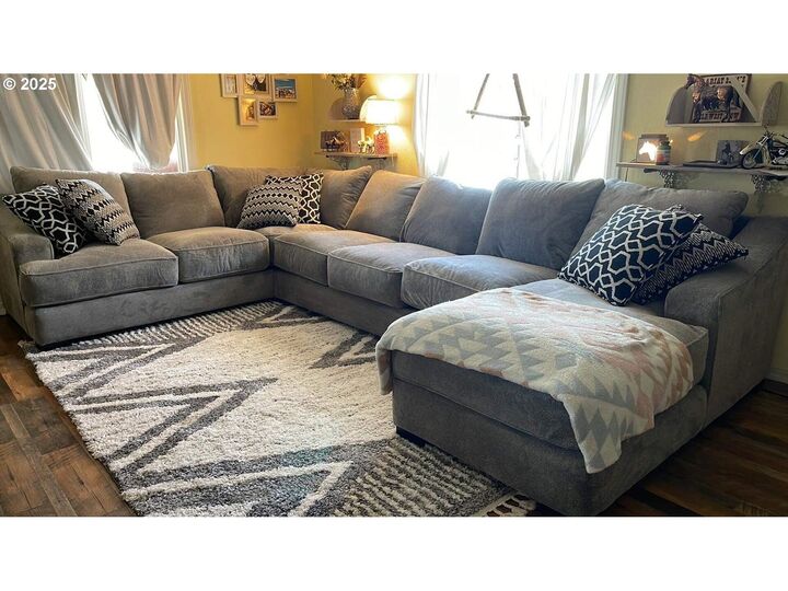 Property Photo: 205 SE Terrace Ave OR 97741
