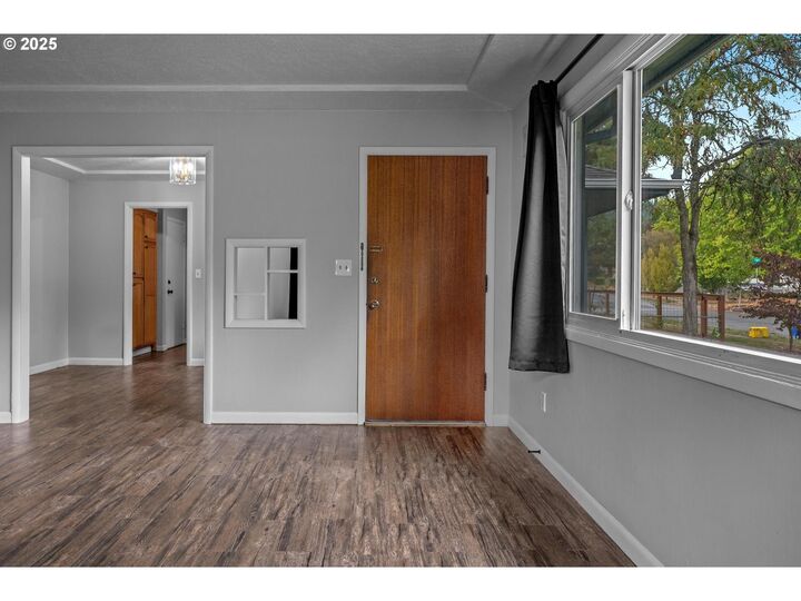 Property Photo:  11520 SE Bush St  OR 97266 