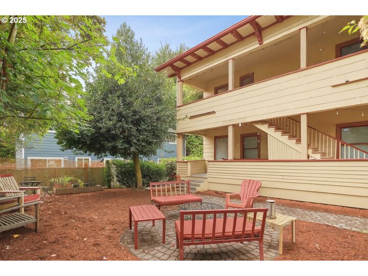 Property Photo: 2002 NE 8th Ave OR 97212