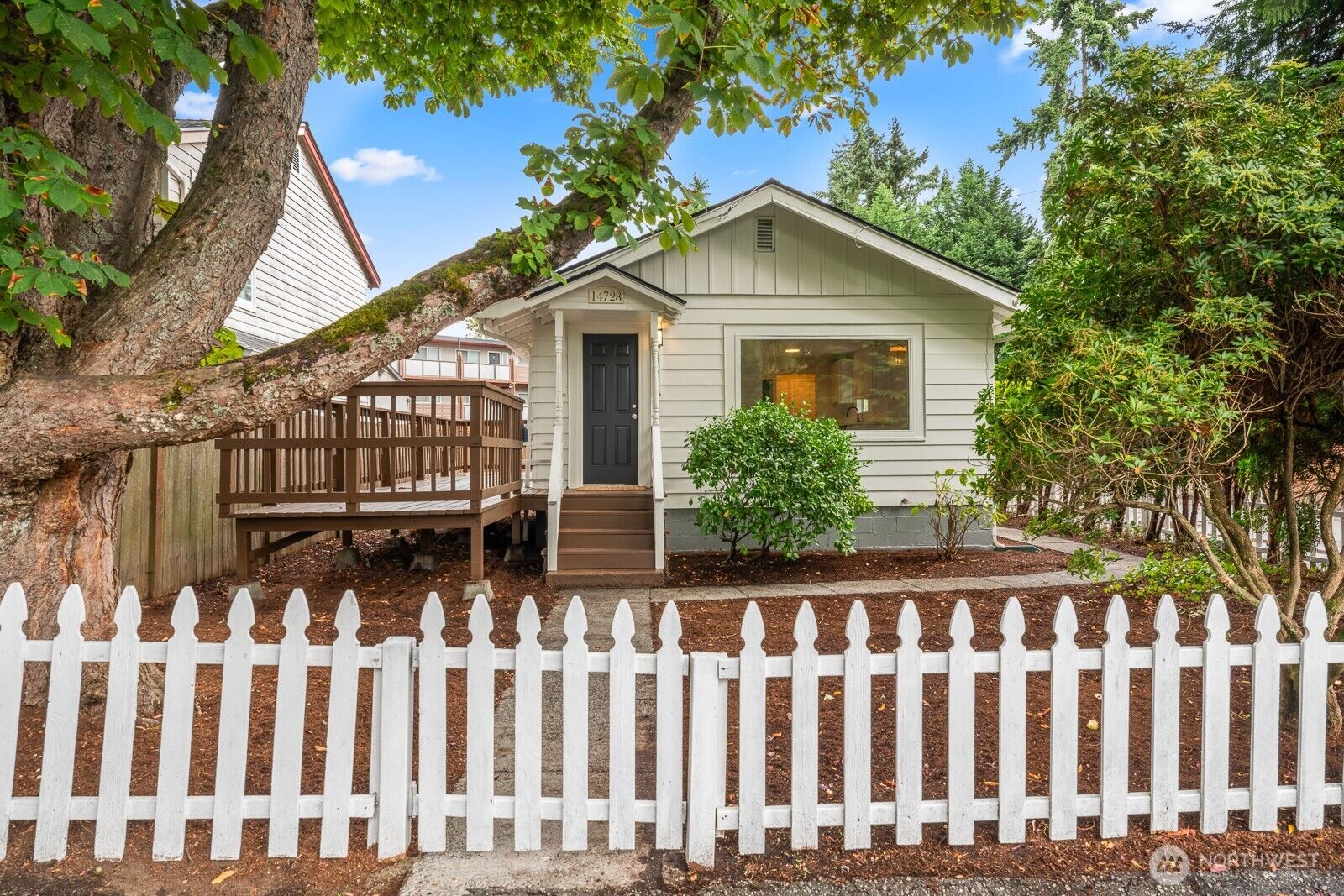Property Photo: 14728 32nd Avenue NE WA 98155