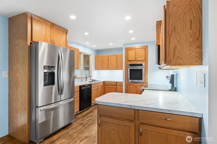 Property Photo: 934 W 13th Street WA 98363