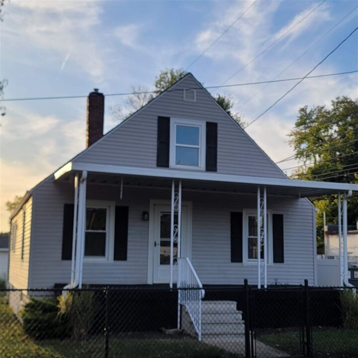 Property Photo:  108 S 3rd Street  IN 47330 