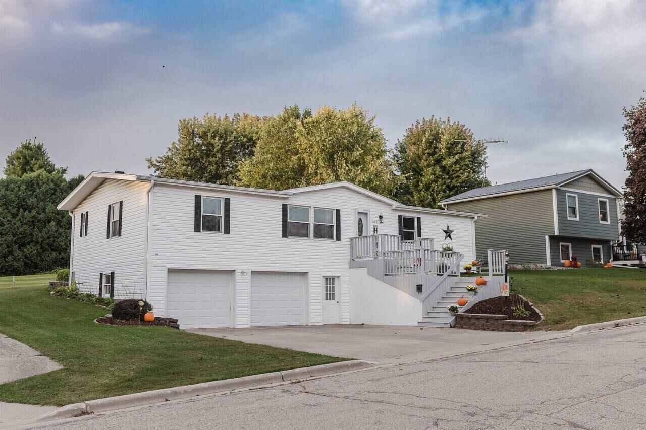 Property Photo:  209 East Madison Street  WI 53533 