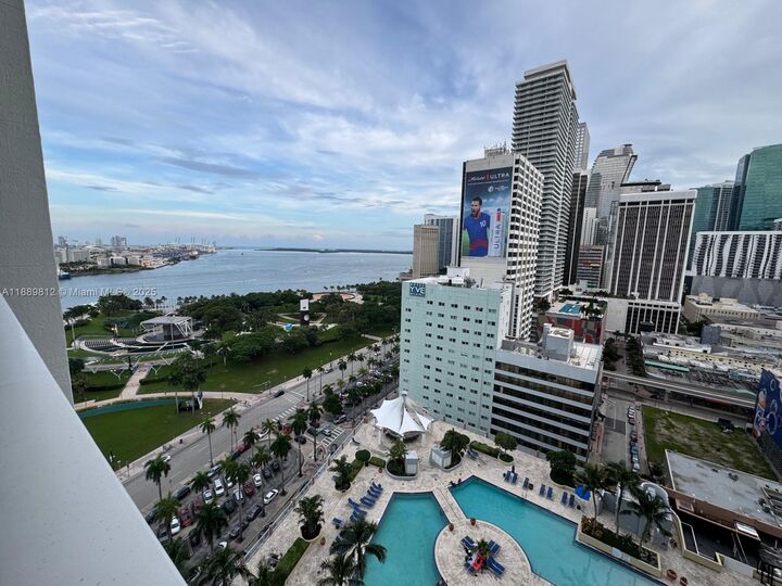 Property Photo:  244 Biscayne Blvd 2105  FL 33132 