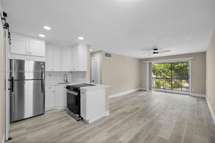 Property Photo: 8701 SW 141st St A7 FL 33176
