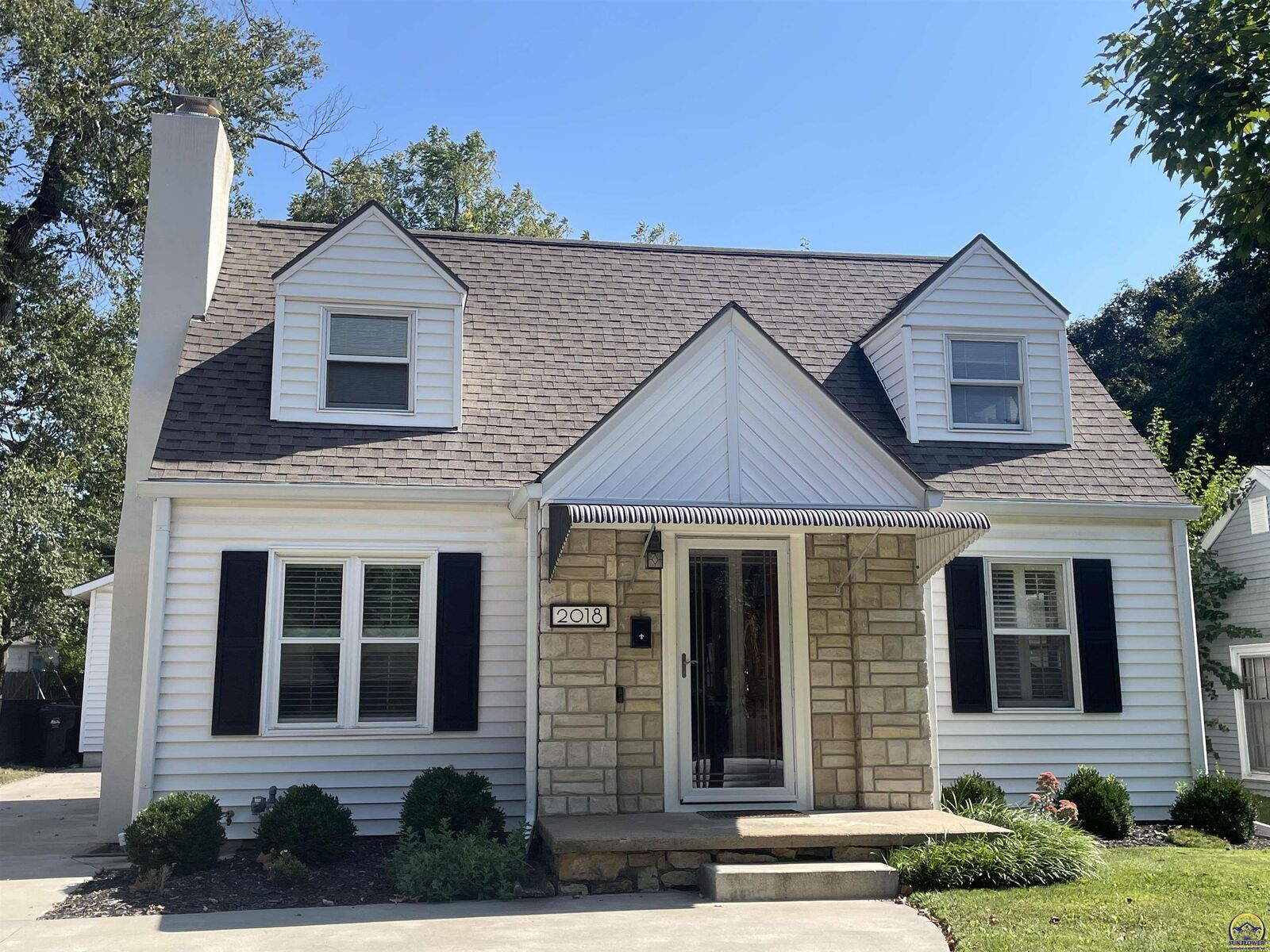 Property Photo:  2018 SW Collins Ave  KS 66604 