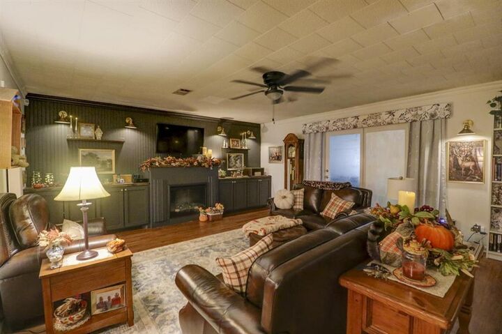 Property Photo: 300 Madison Street LA 70663