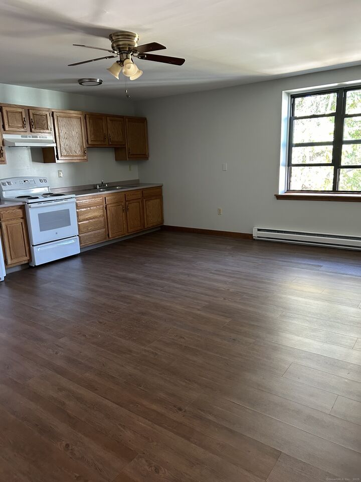 Property Photo: 180 N Cherry Street 15 CT 06492