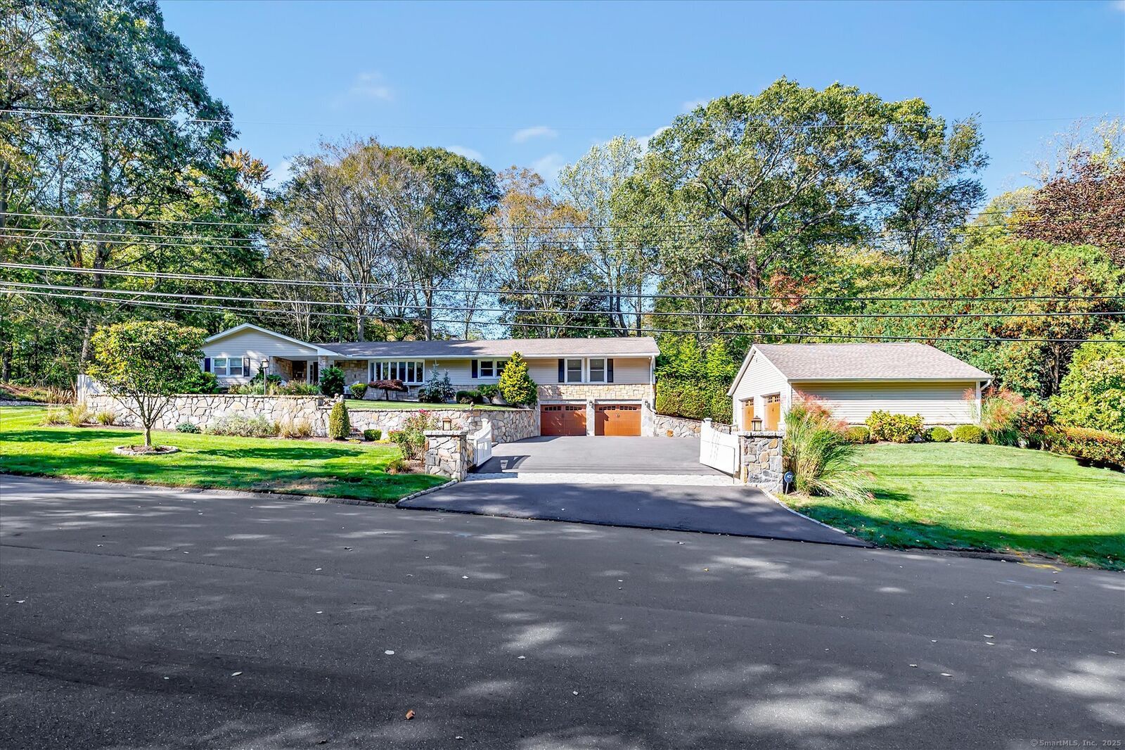 Property Photo:  20 Brinsmayd Avenue  CT 06614 