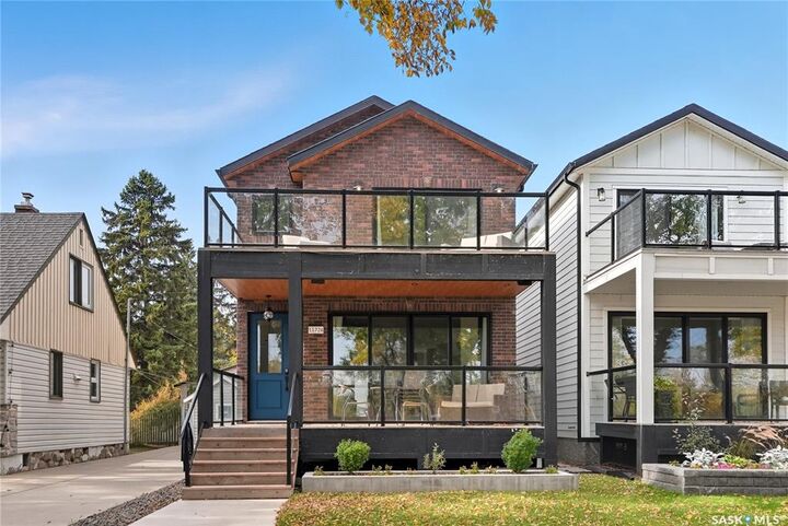 Property Photo:  1172A Spadina Crescent E  SK S7K 3H8 