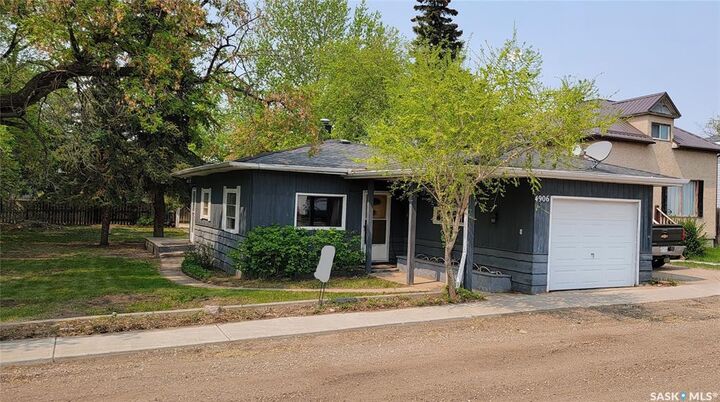 4906 52nd Street  Macklin SK S0L 2C0 photo