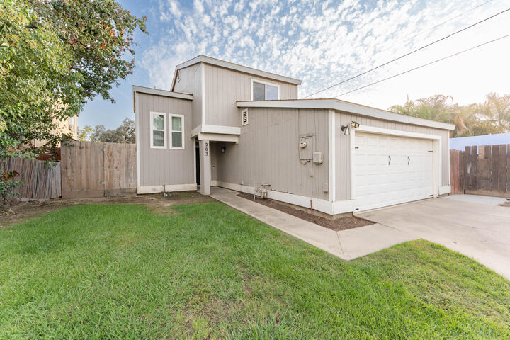 203 E Harold Court  Visalia CA 93291 photo