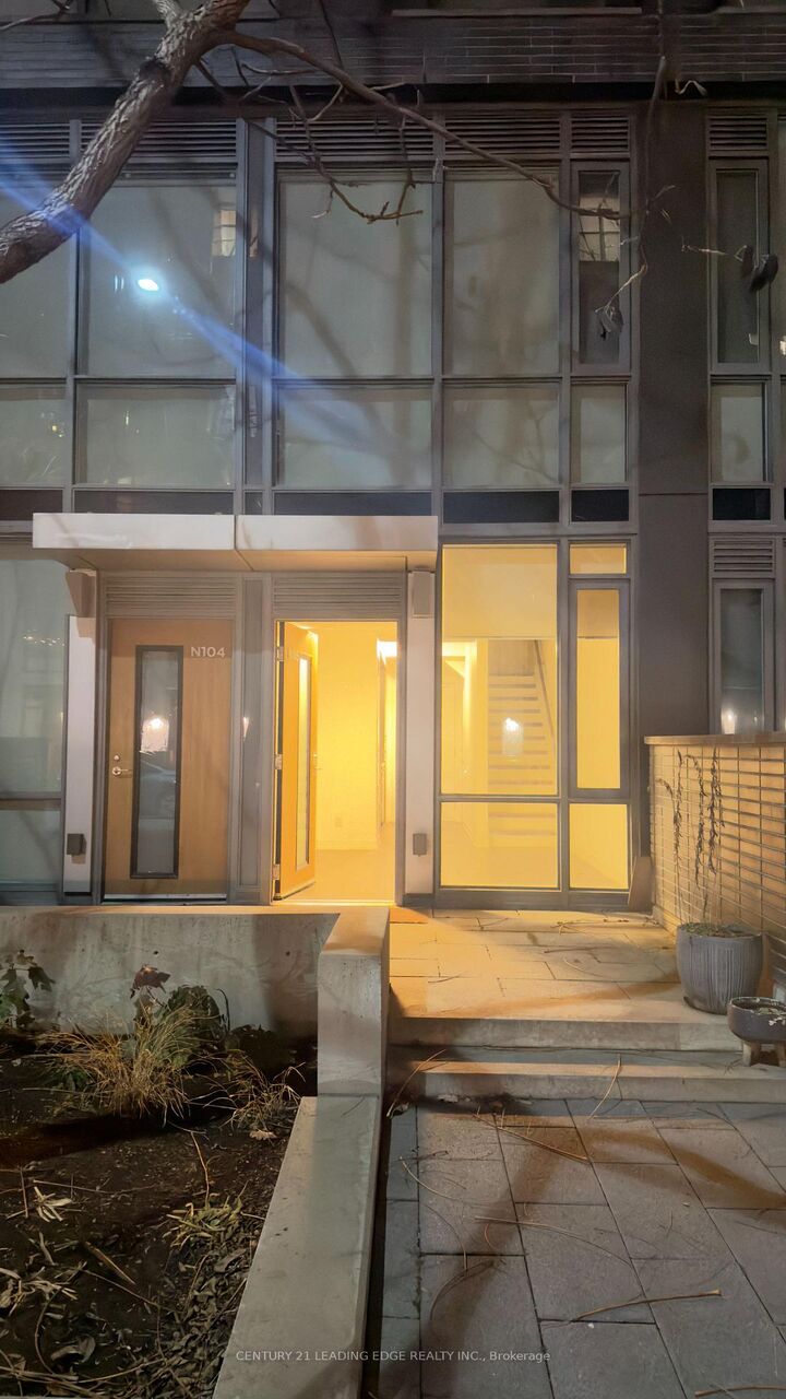 Property Photo:  455 Front Street E N105  ON M5A 1G9 