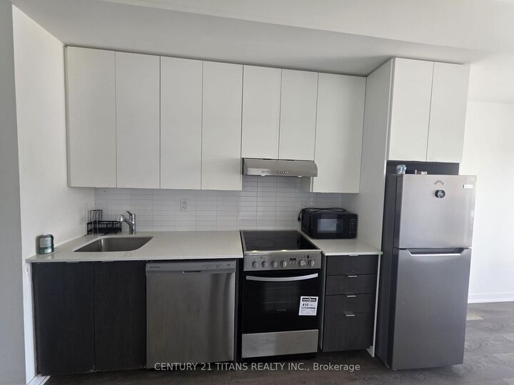 Property Photo: 130 Canon Jackson Drive 406 ON M6M 0B7