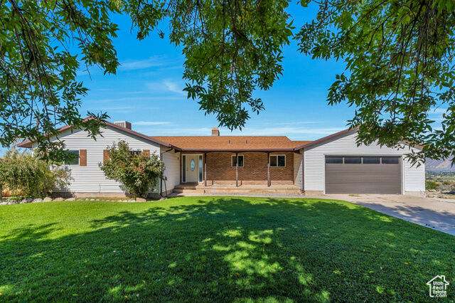 Property Photo:  862 E 400 S  UT 84651 