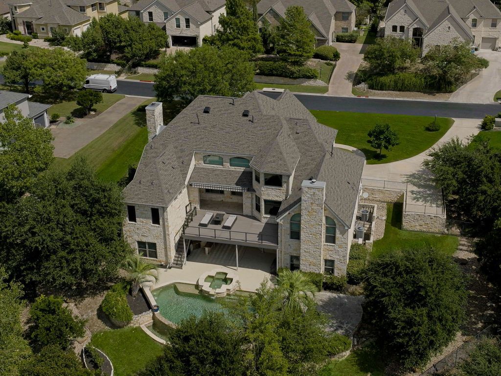 Property Photo: 111 Sebastians Run TX 78738