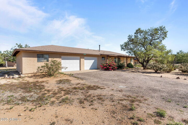 Property Photo:  23680 W Coleman Drive  AZ 85332 