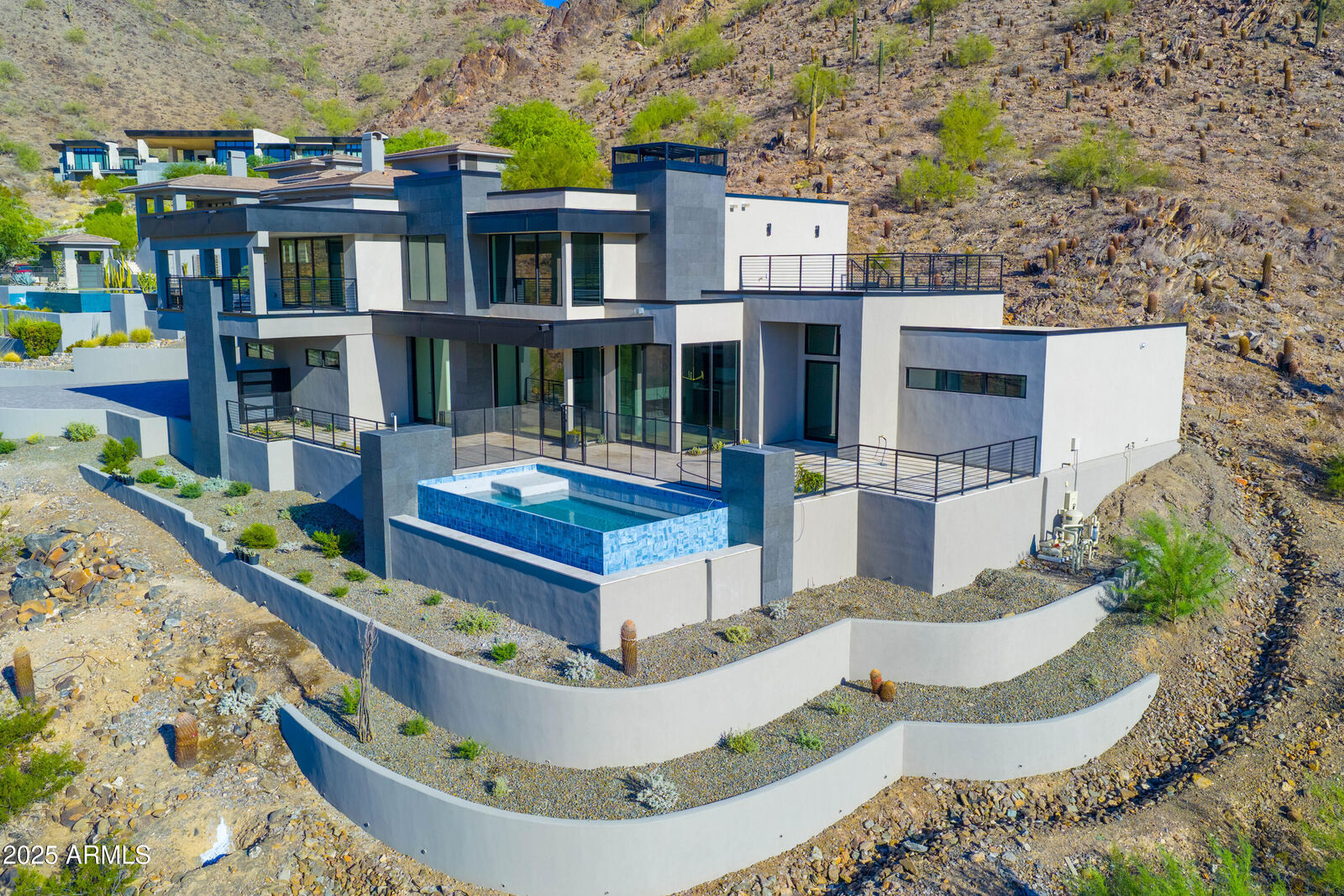 Property Photo: 6975 N 39th Place AZ 85253