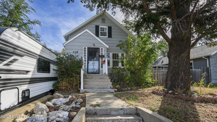 Property Photo: 330 8th Avenue W ND 58601