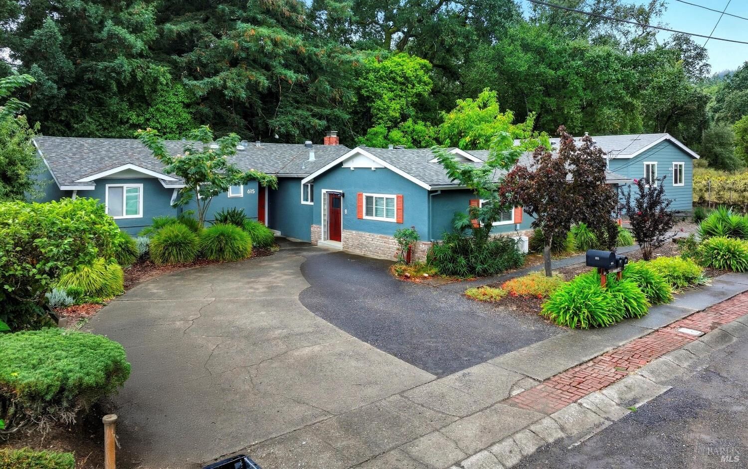 Property Photo:  615 Antonio Street  CA 95425 