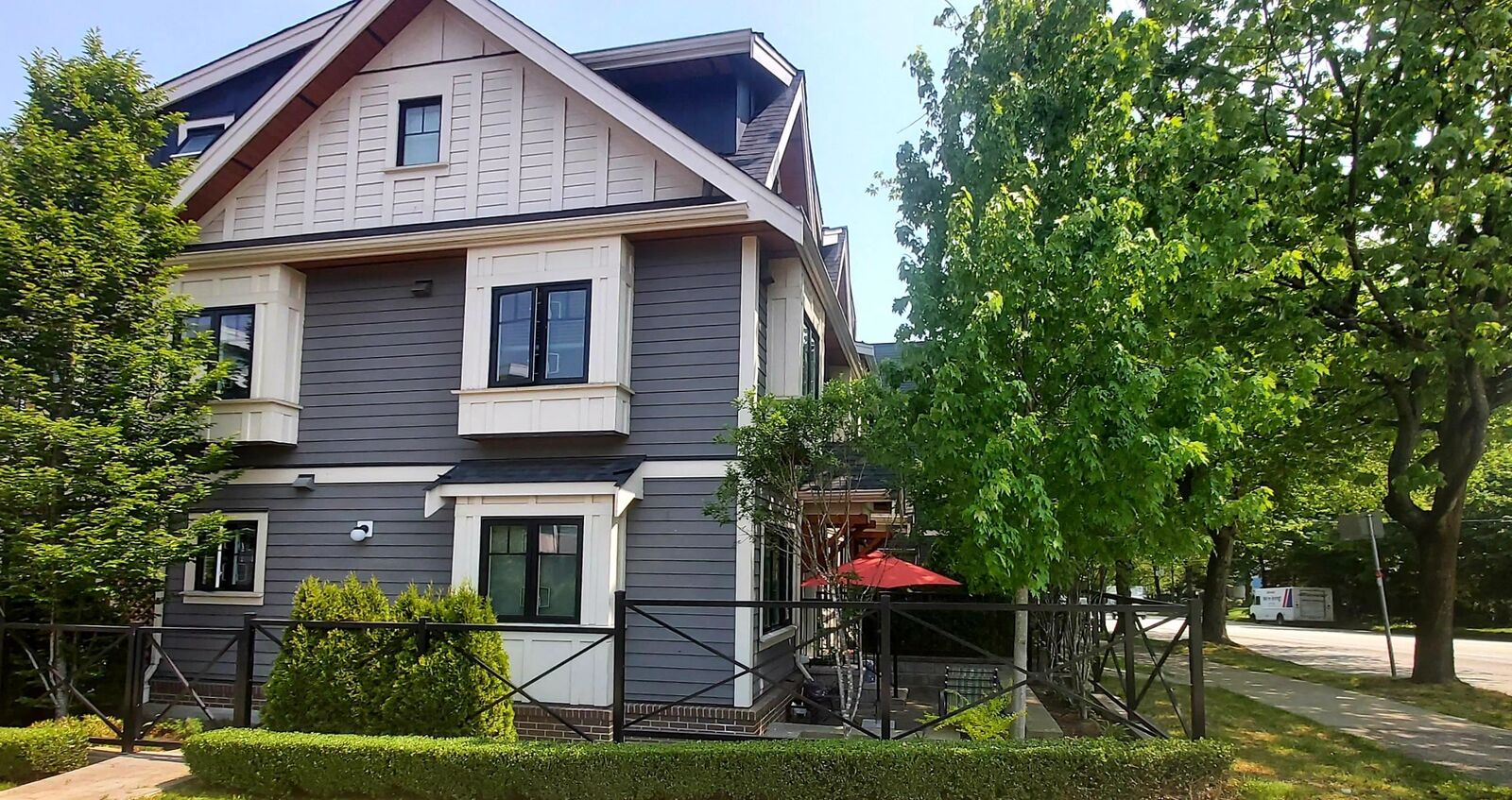 Property Photo: 901 E Broadway Street BC V5T 1Y3