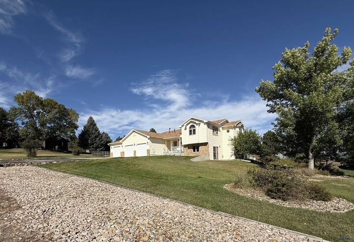 Property Photo: 5188 Ridgeview Rd SD 57701-9223