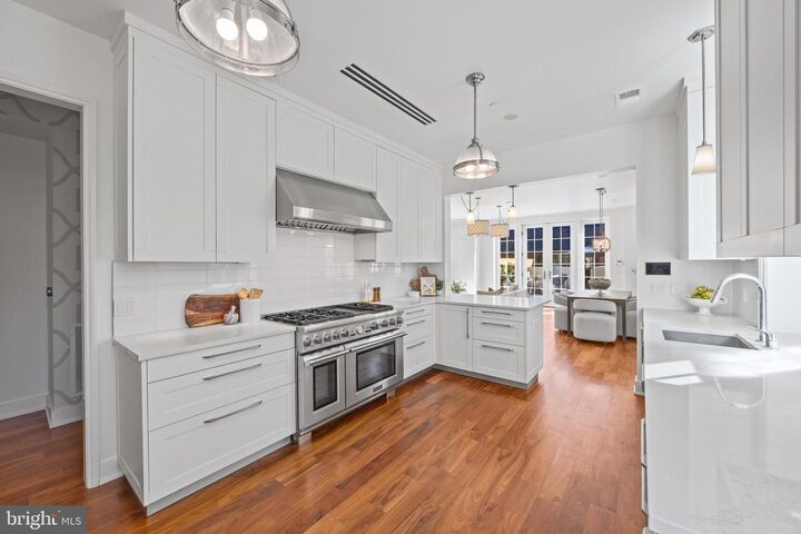 Property Photo: 513 N Saint Asaph Street VA 22314
