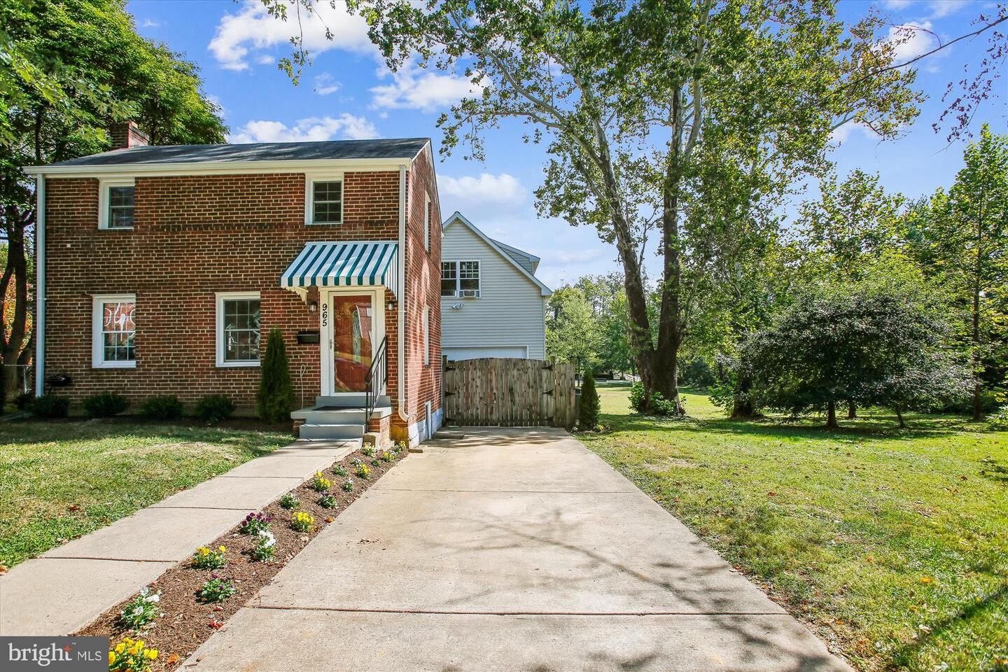 Property Photo: 965 N Kentucky Street VA 22205