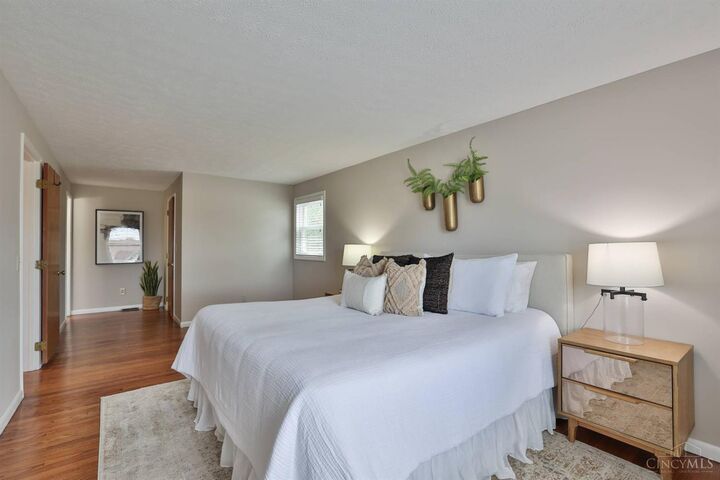 Property Photo: 867 Yorkhaven Road OH 45240