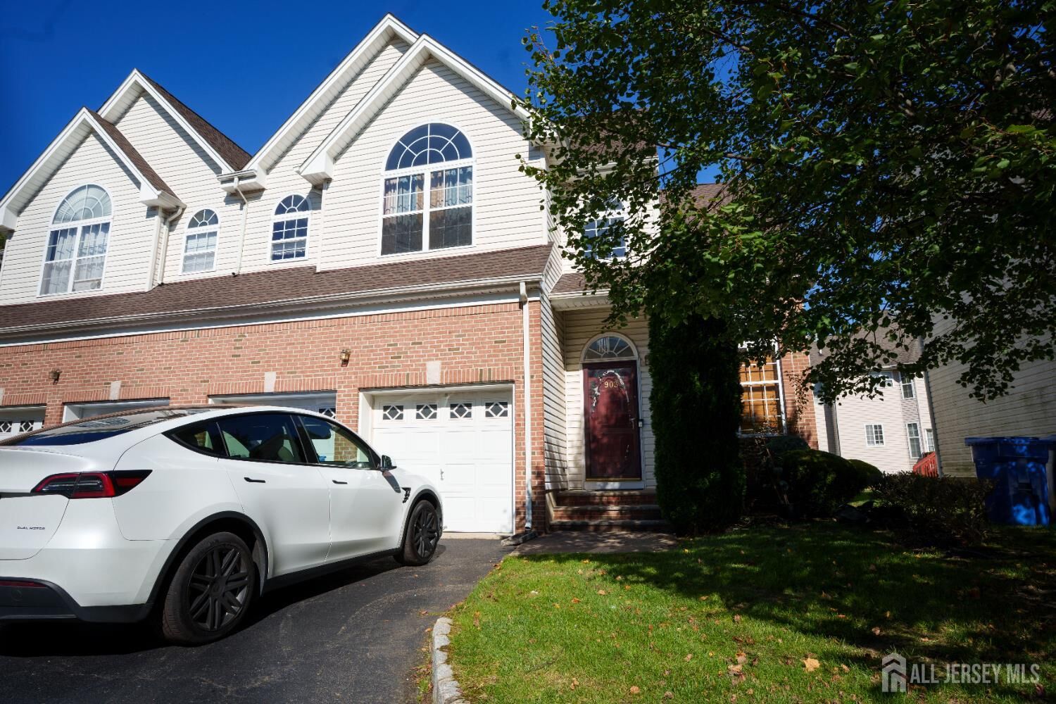 Property Photo: 903 Swallow Court NW NJ 08902