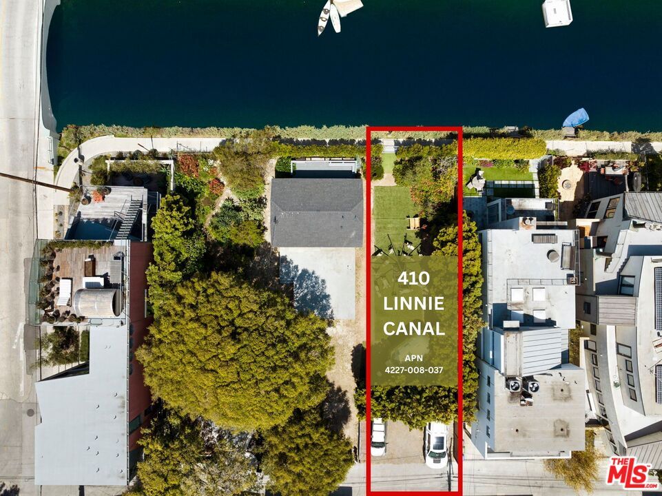 Property Photo:  410 Linnie Canal  CA 90291 