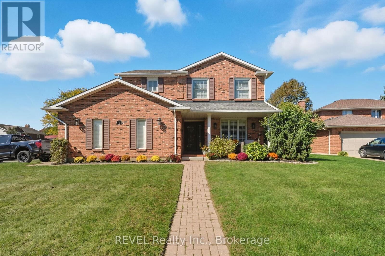 Photo de la propriété: 1 Spartan Court ON L2N 7M5