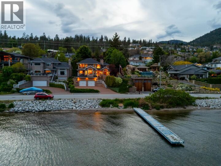 Photo de la propriété:  3838 Beach Avenue  BC V0H 1X1 