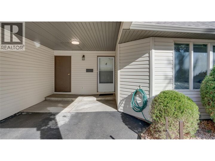 Property Photo: 4004 24 Avenue 4 BC V1T 1M2