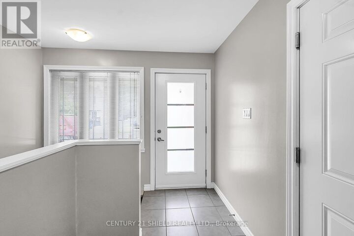 Property Photo: 225 Third Street West ON K6J 0B6