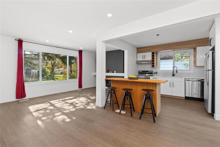 Photo de la propriété:  297 Jefferson Avenue  MB R2V 0M8 