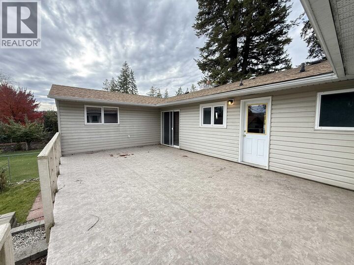 Property Photo:  768 Vaughan Street  BC V2J 2T5
