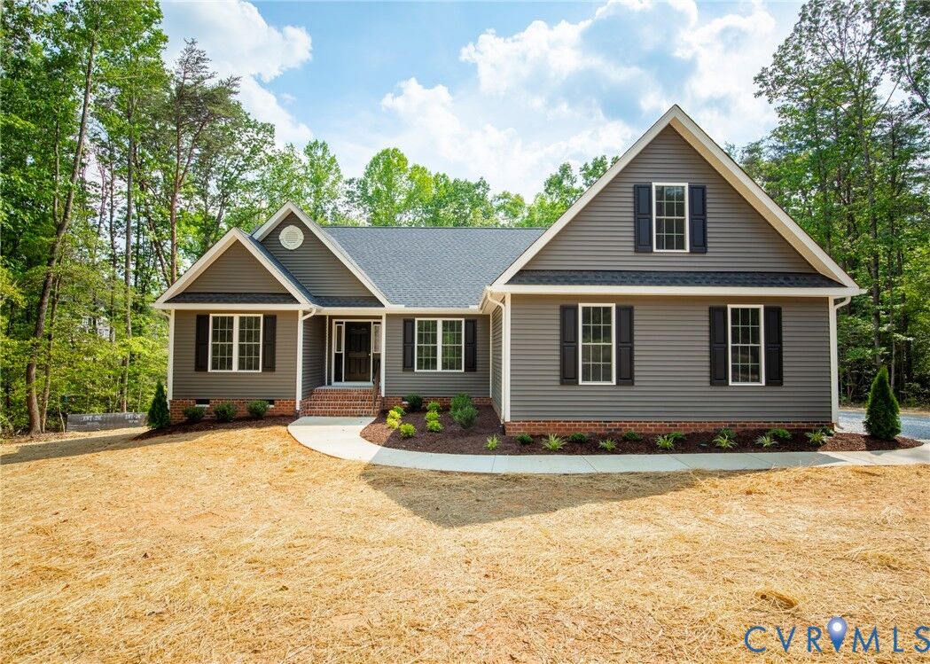 Property Photo:  2214 Walnut Tree Boulevard  VA 23139 