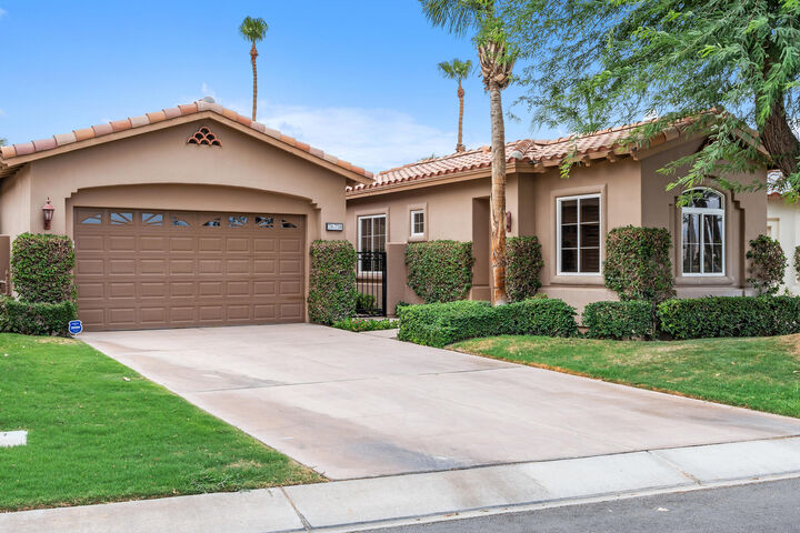 Property Photo: 78758 Via Carmel CA 92253
