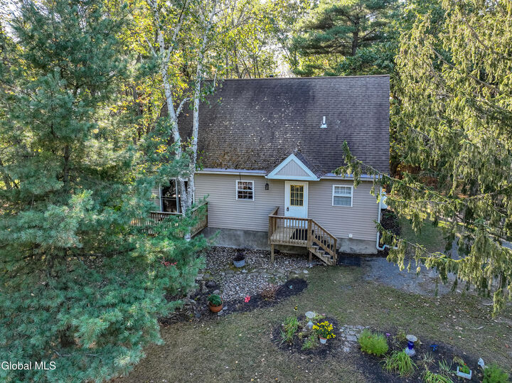 Property Photo:  214 N Pole Road  NY 12121 