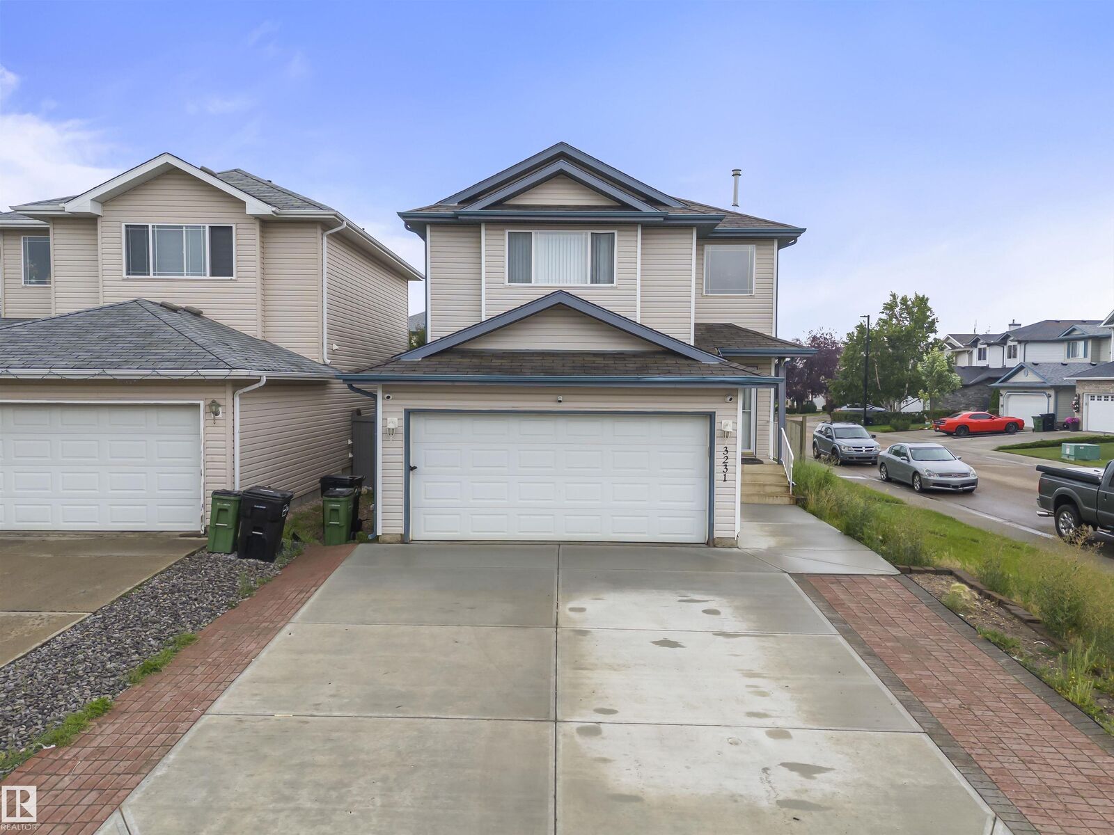 Property Photo: 3231 30 Ave NW NW AB T6T 1T4