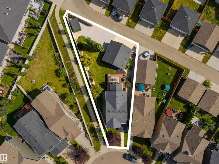 Property Photo: 3053 Arthurs Crescent SW AB T6W 2H8