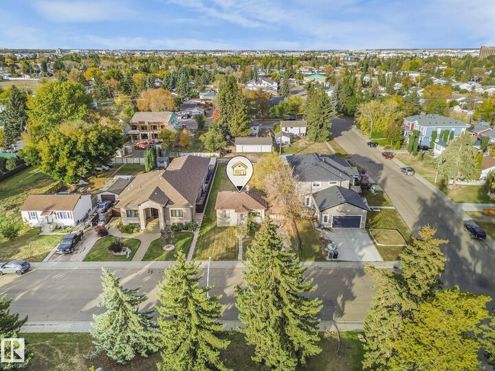 Property Photo: 10522 158 Street NW AB T5P 2Y6