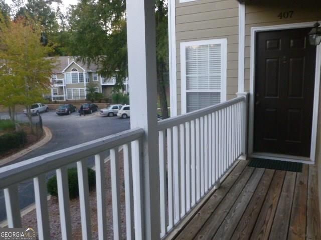 Property Photo: 407 Berkeley Woods Drive 407 GA 30096