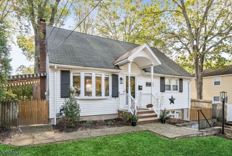 Property Photo:  8 Ridge Pl  NJ 07470 