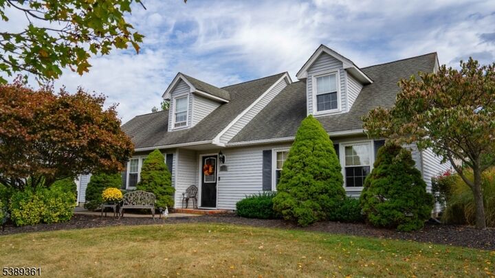 27 Londonderry Dr  Raritan Twp. NJ 08822 photo