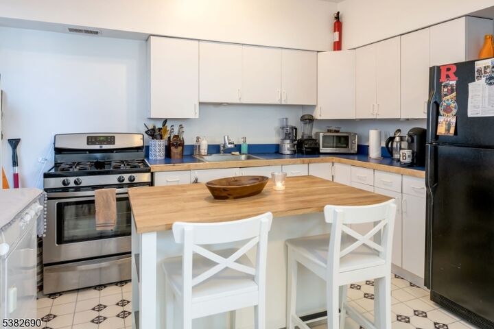 Property Photo: 150 Madison Ave NJ 07960