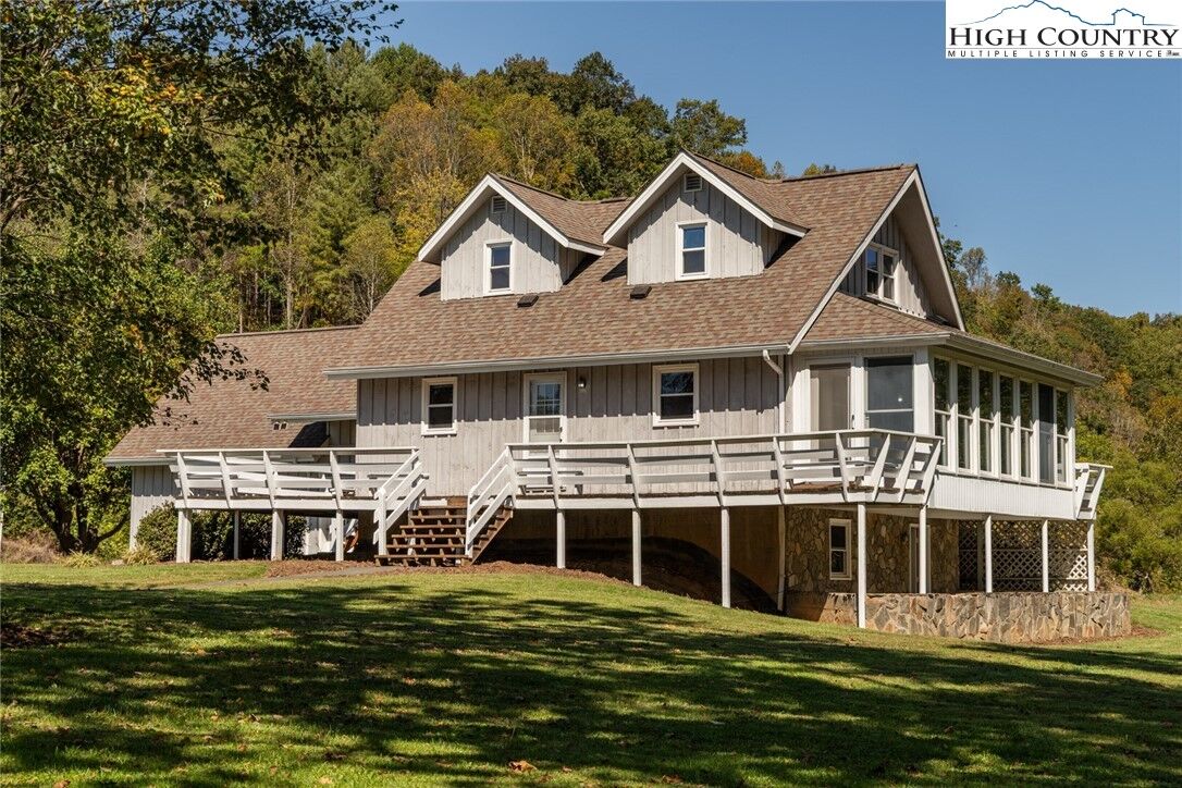 Property Photo:  410 River Drive  NC 28693 