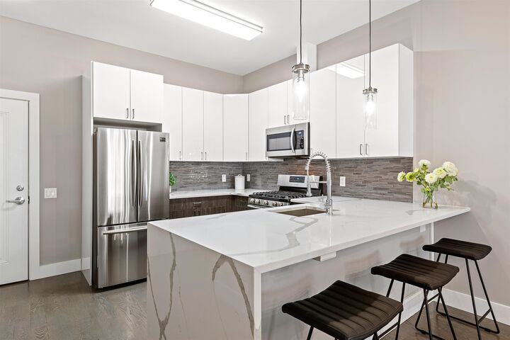 Property Photo: 313 Pine St 502 NJ 07304